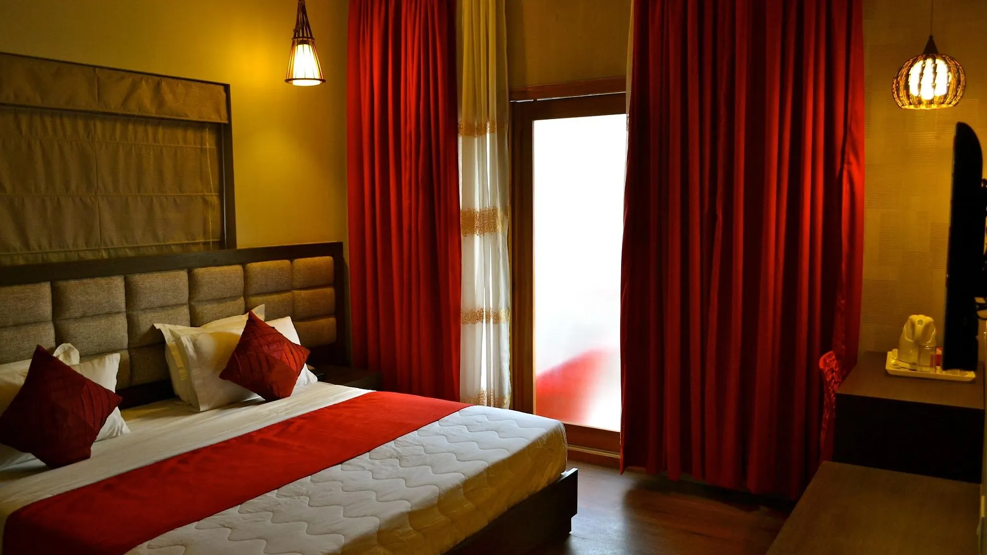 Hotel Buddha Varanasi 3*,