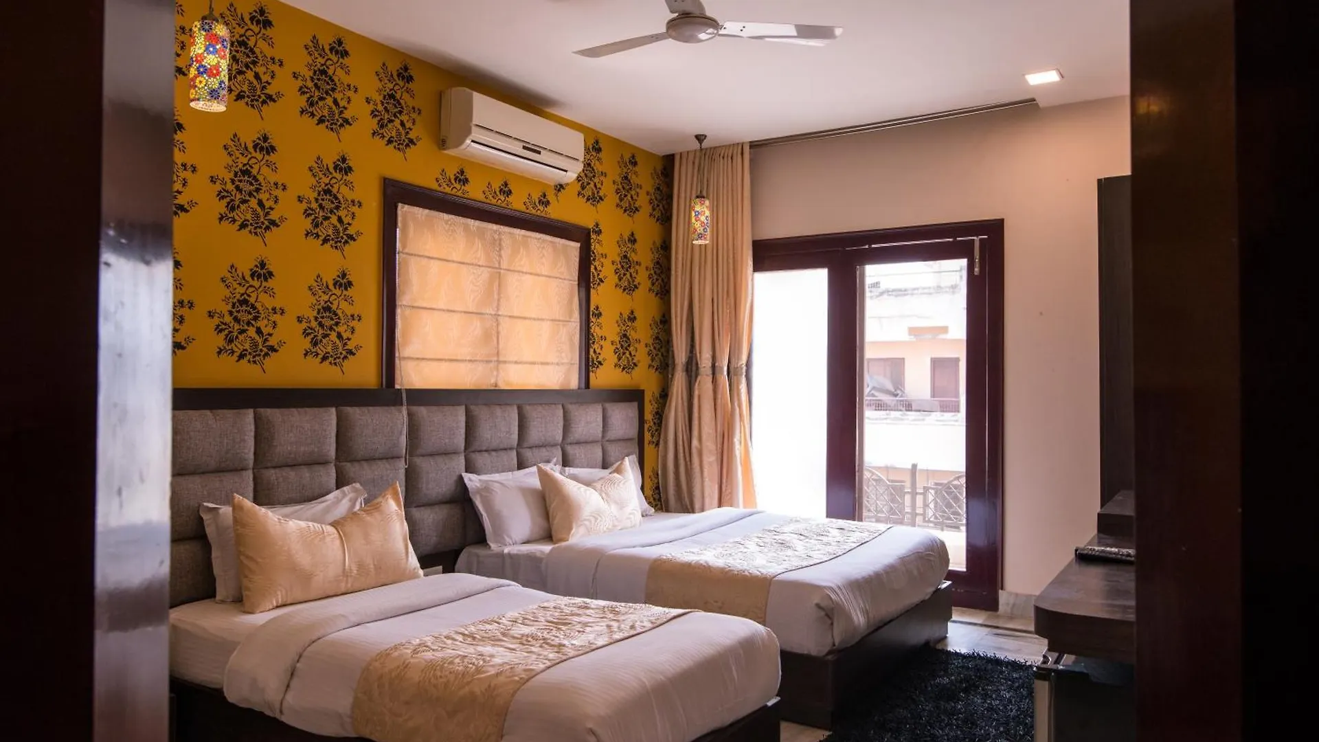 ***  Hotel Buddha Varanasi India