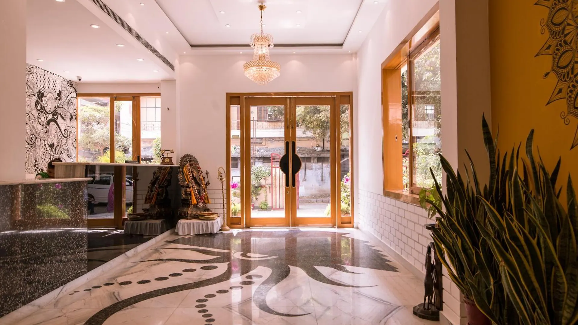 ***  Hotel Buddha Varanasi Hindistan