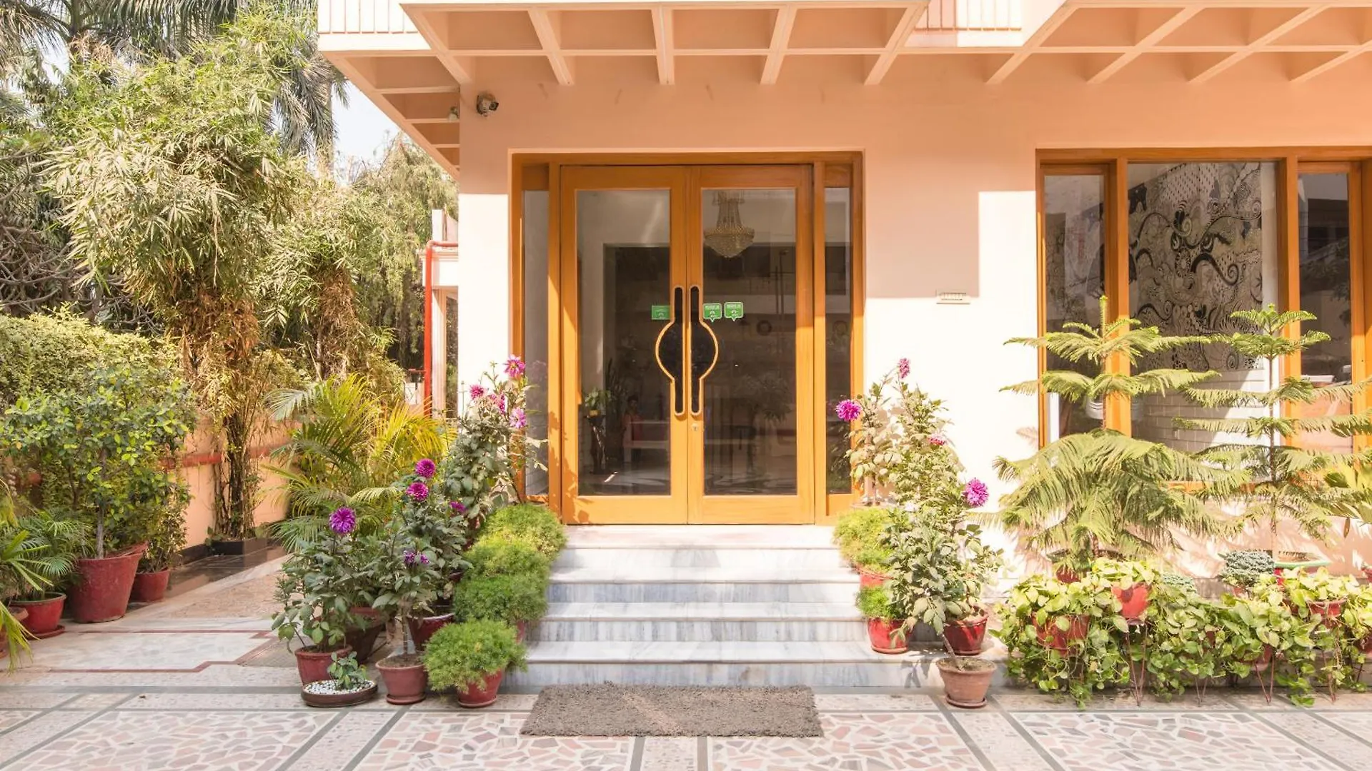Hotel Buddha Varanasi 3*,  India